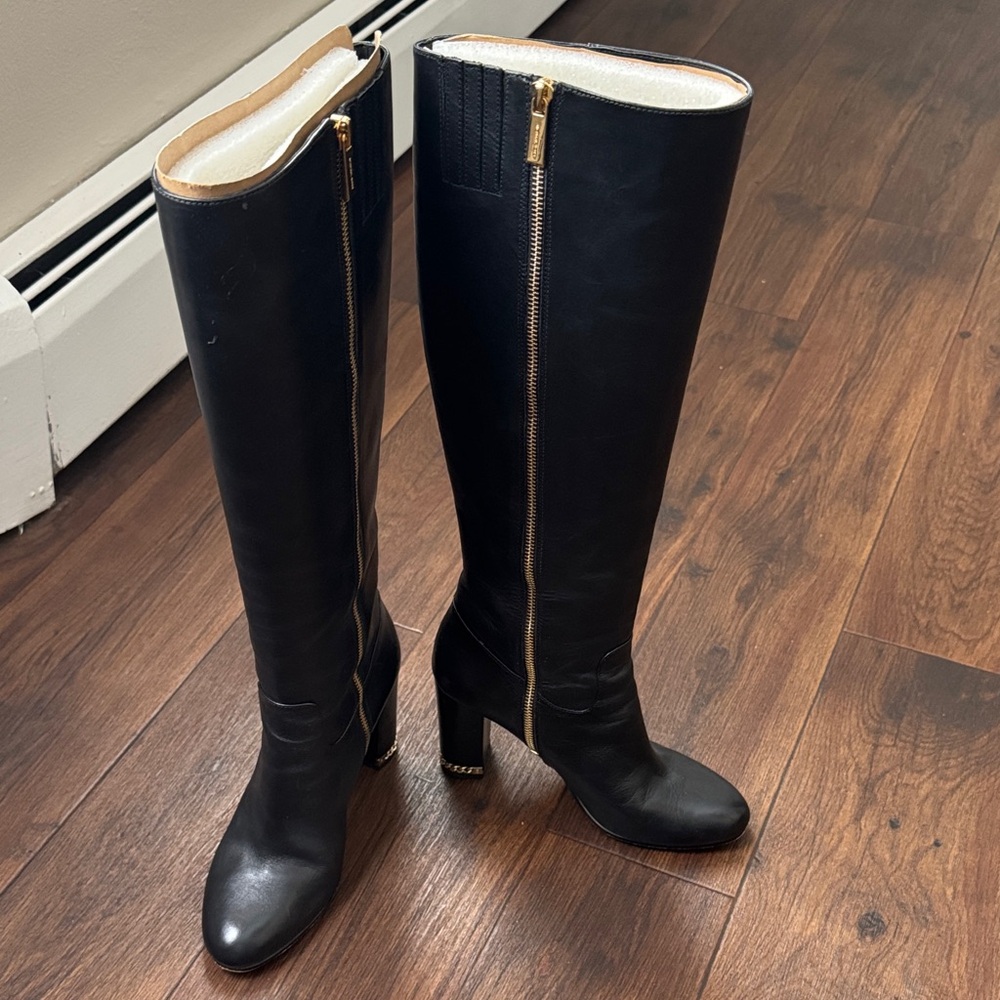 Classic Michael Kors Black Knee-High Leather Boots with Side Zip